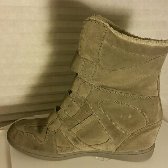 Sketchers Gray Faux Fur Lined Boot. 11M - Picture 3 of 6